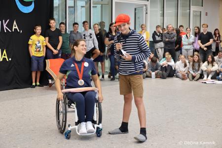 Nepozaben sprejem za bronasto Živo Lavrinc v rodnem Kamniku  (24)